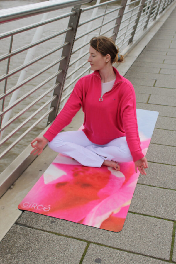 Travel yoga mat